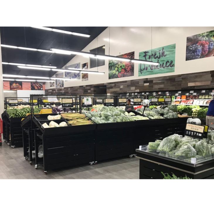 Présentoir de légumes de fruits de supermarché